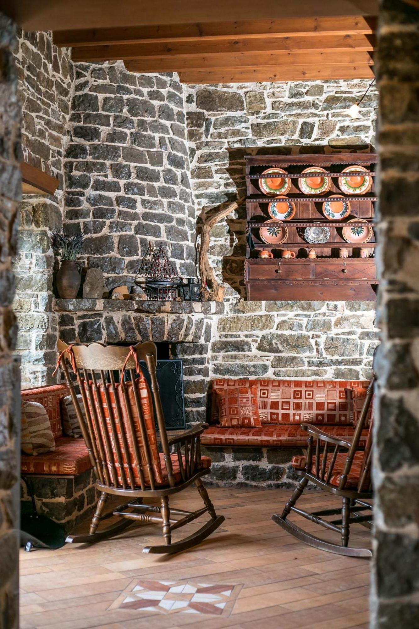Echo Traditional House - Ηχώ Παραδοσιακό Σπίτι Embonas Exterior photo